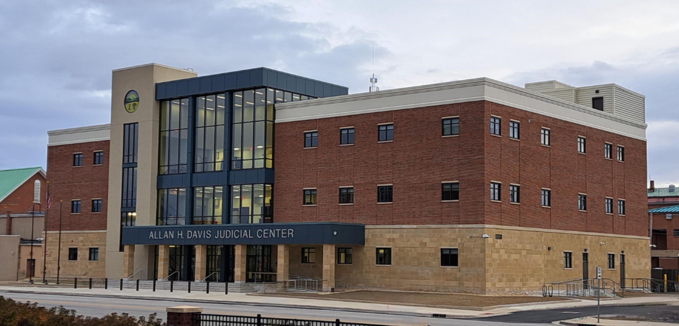 Front view of the Allan H. Davis Judicial Center